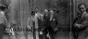 Fondo Studio Troncone, Mostra a Castel Nuovo, Vincenzo Gemito con i pittori Ottmar Begas, Giuseppe Casciaro, Vincenzo Irolli e Antonio Mancini, 1928 Lastra al bromuro d’argento 6x13