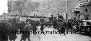 Fondo Studio Troncone, Il funerale di Vincenzo Gemito, corteo lungo Parco Grifeo, 1929 Lastra al bromuro d’argento 6x13