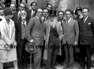 Fondo Studio Troncone, Mostra a Castel Nuovo, Vincenzo Gemito con il giornalista Carlo Nazzaro, 1928 Lastra al bromuro d’argento 9x12