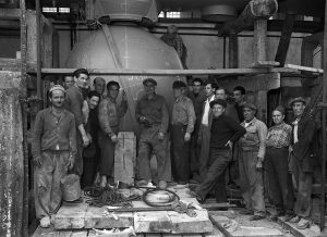 Archivio Fotografico Parisio Fondo Troncone - Operai al lavoro al Batiscafo Trieste, 1953 Negativo al bromuro d’argento 6x9