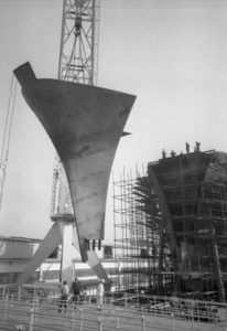 Archivio Fotografico Parisio Fondo Troncone - Sollevamento prue, 1965 Negativo al bromuro d’argento 6x9