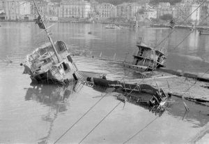 Archivio Fotografico Parisio Fondo Troncone - Cantieri navali: danni di guerra, 1943 Pellicola 35mm