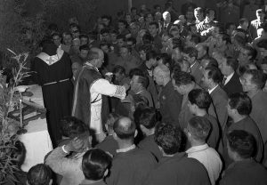 Archivio Fotografico Parisio Fondo Troncone - Precetto pasquale, 1958 Negativo al bromuro d’argento 6x6