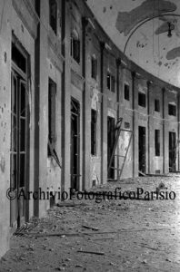 Danni di guerra allo studio Parisio 1943 - Archivio Troncone, pellicola al bromuro d’argento 35 mm